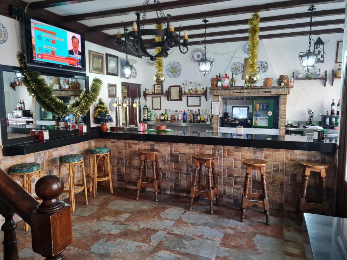 Hostal El Hidalgo Hotel Villaluenga Bagian luar foto